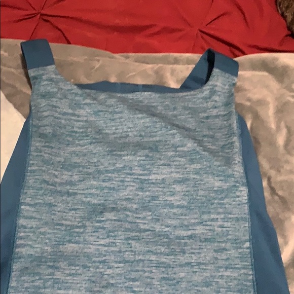 Tops - Picture 3 of 5